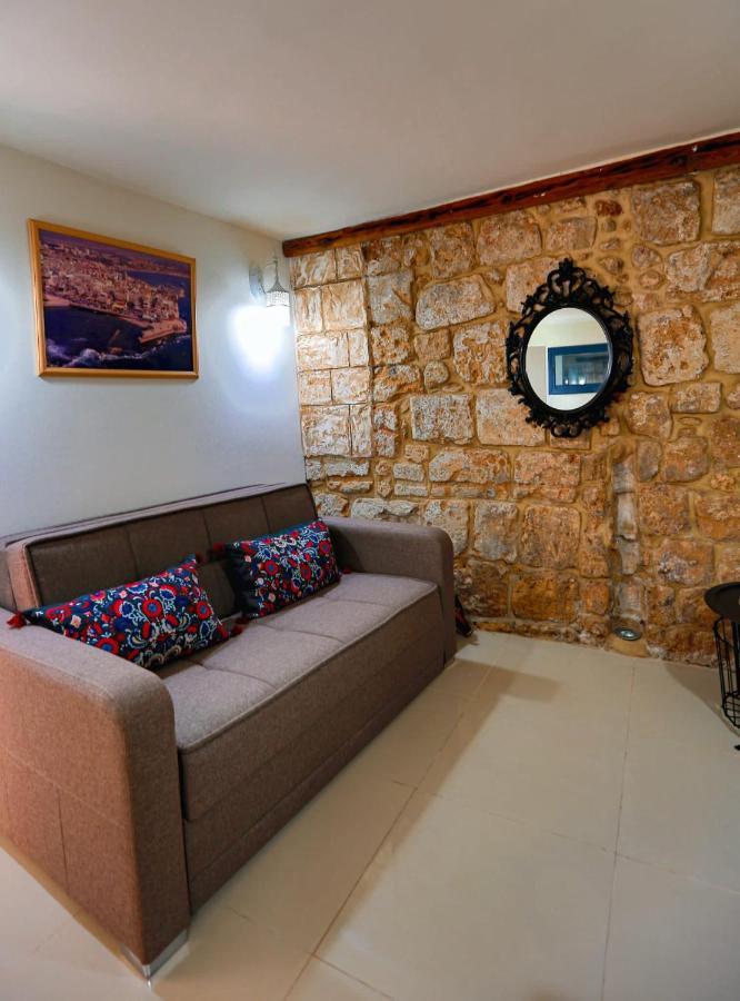 Tony Apartment Akkon